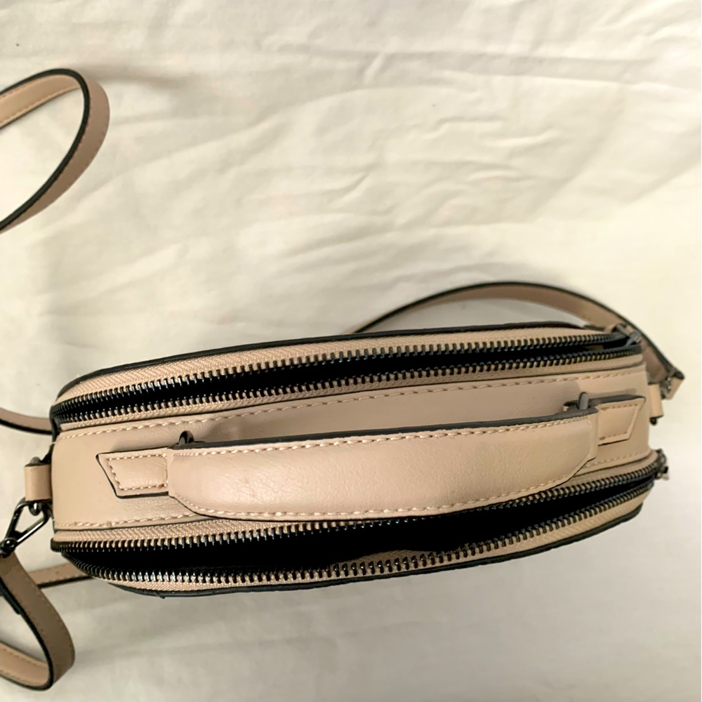 Simply Vera Vera Wang Pink/Black Ombre Style Faux Croc-Embossed Shoulder Bag - Picture 6 of 10